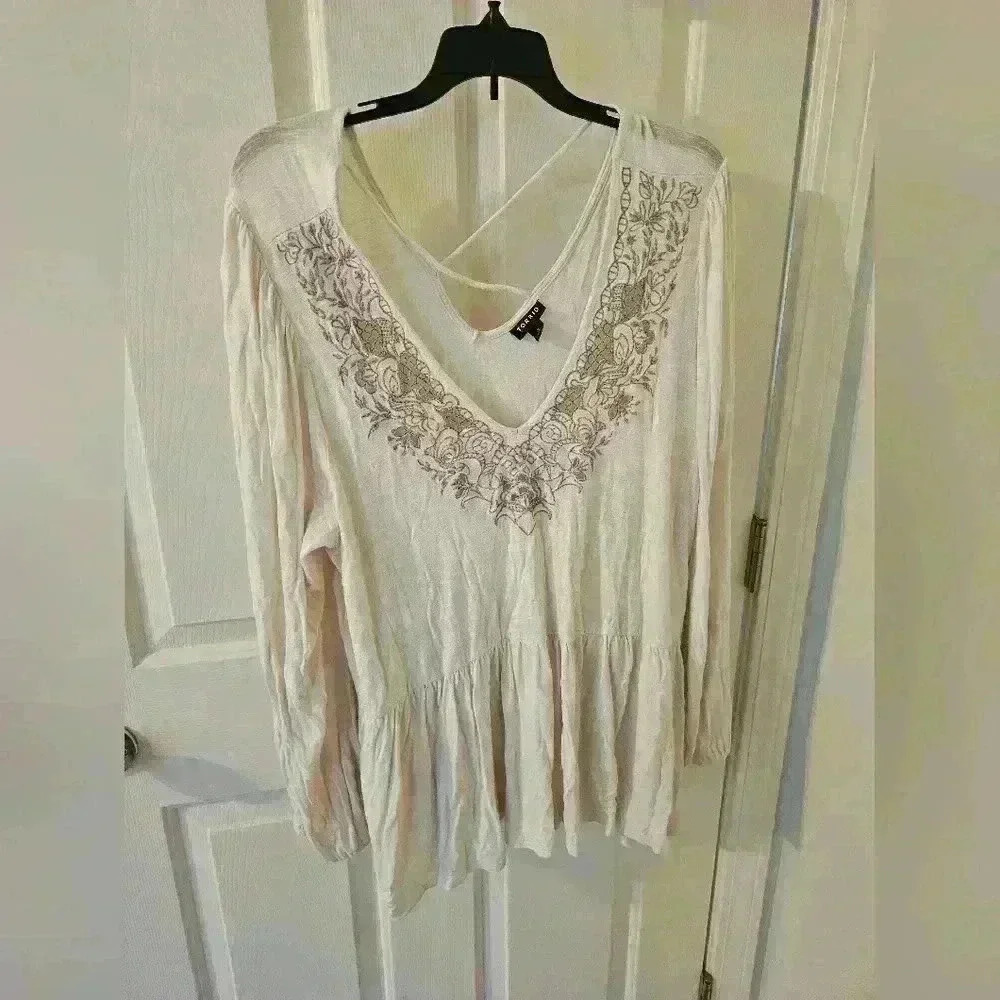 Torrid Plus Size Babydoll V-Neck Embroidered Long Sleeve Size 3